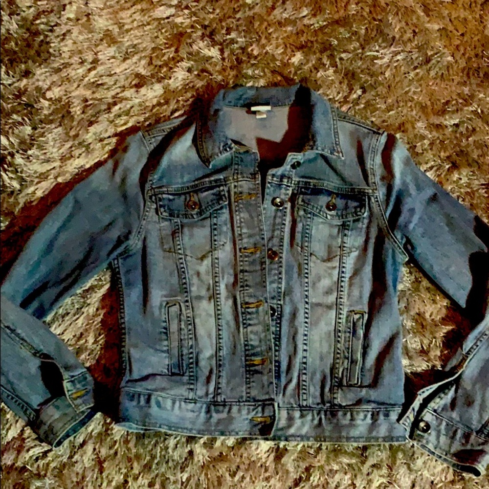 Women’s cropped jean jacket